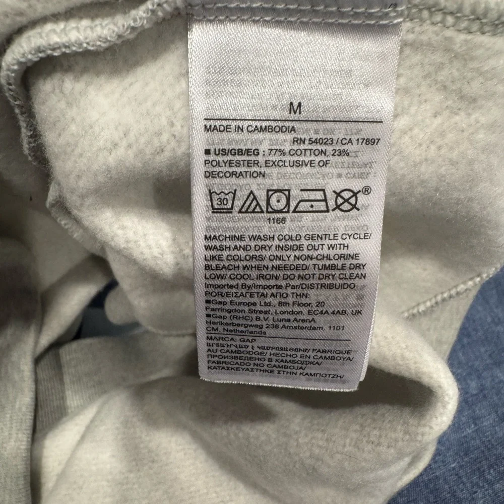 GAP Gray V-Neck Sweater Vest - Picture 6 of 12